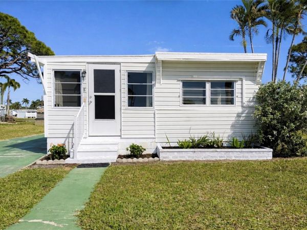 8 6TH STREET, BRADENTON, FL 34210