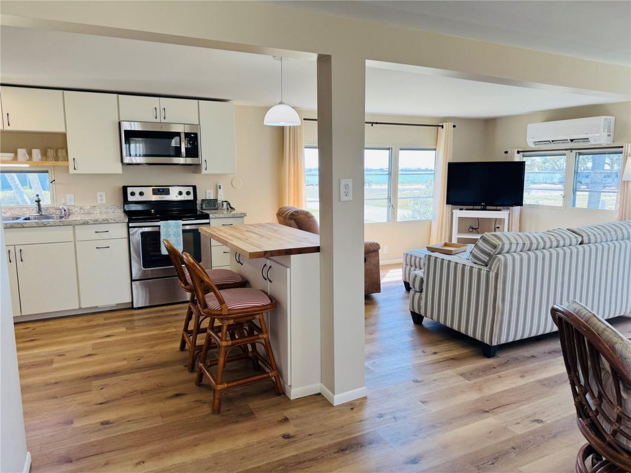 8 6th Street, Bradenton, FL 34210 Photo