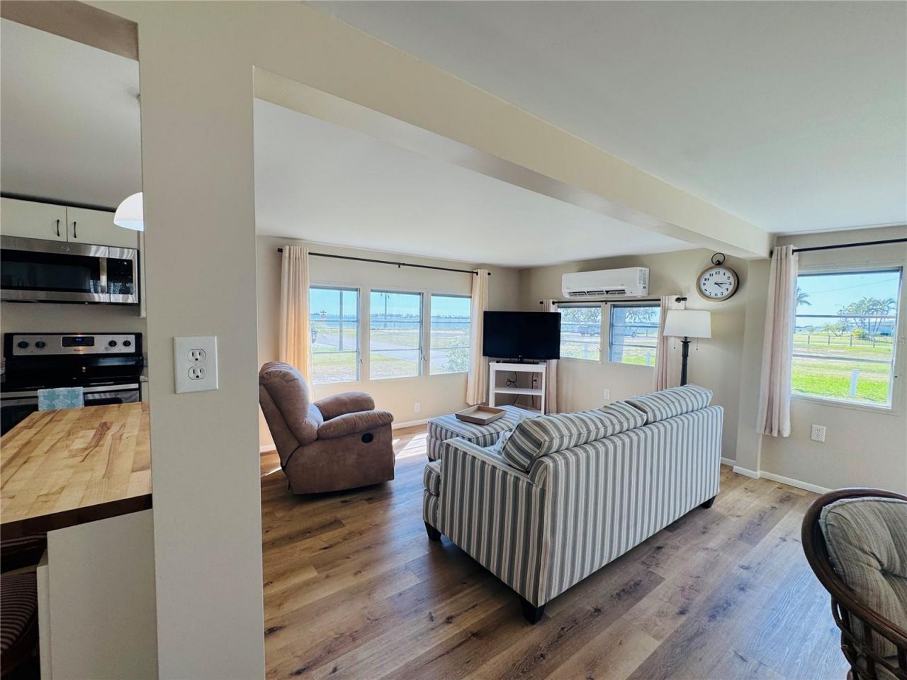 8 6th Street, Bradenton, FL 34210 Photo