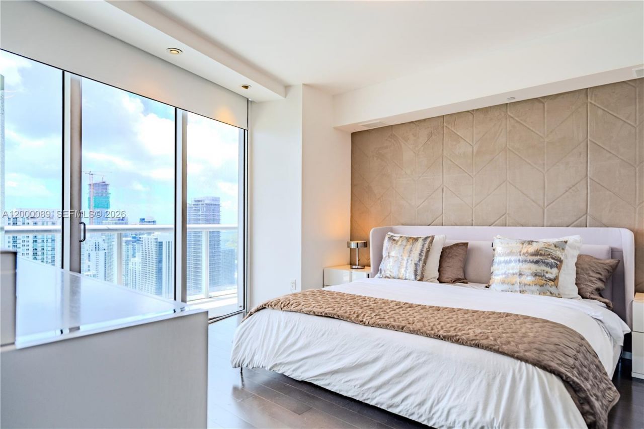495 Brickell Ave, Unit PH-5703, Miami, FL 33131 Photo