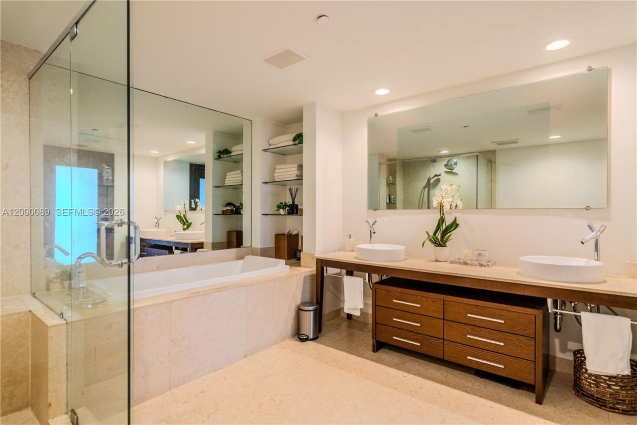 495 Brickell Ave, Unit PH-5703, Miami, FL 33131 Photo