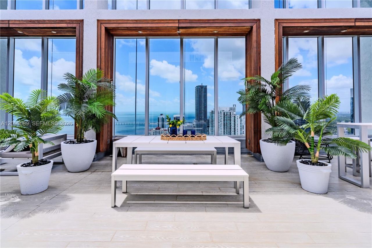 495 Brickell Ave, Unit PH-5703, Miami, FL 33131 Photo