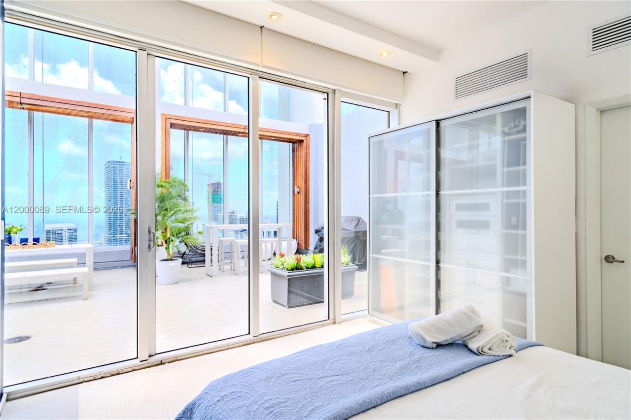 495 Brickell Ave, Unit PH-5703, Miami, FL 33131 Photo