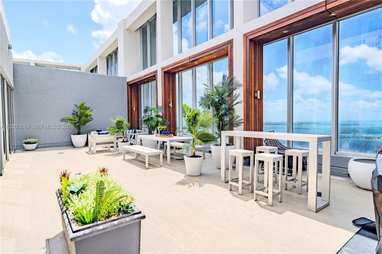 495 Brickell Ave, Unit PH-5703, Miami, FL 33131 Photo