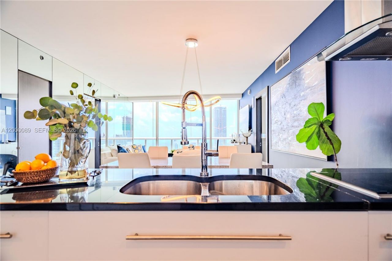 495 Brickell Ave, Unit PH-5703, Miami, FL 33131 Photo