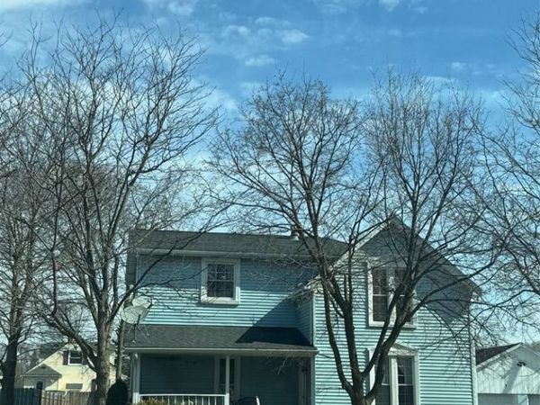 744 E Sibley Street , Howell, MI 48843