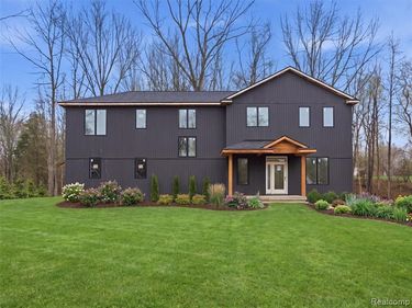11810 Scenic Valley, Springfield Twp, MI 48350