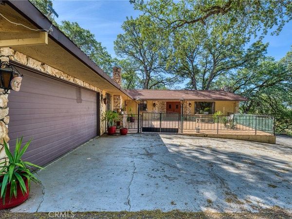 9196 Upper Lake Lucerne Rd, Upper Lake, CA 95485