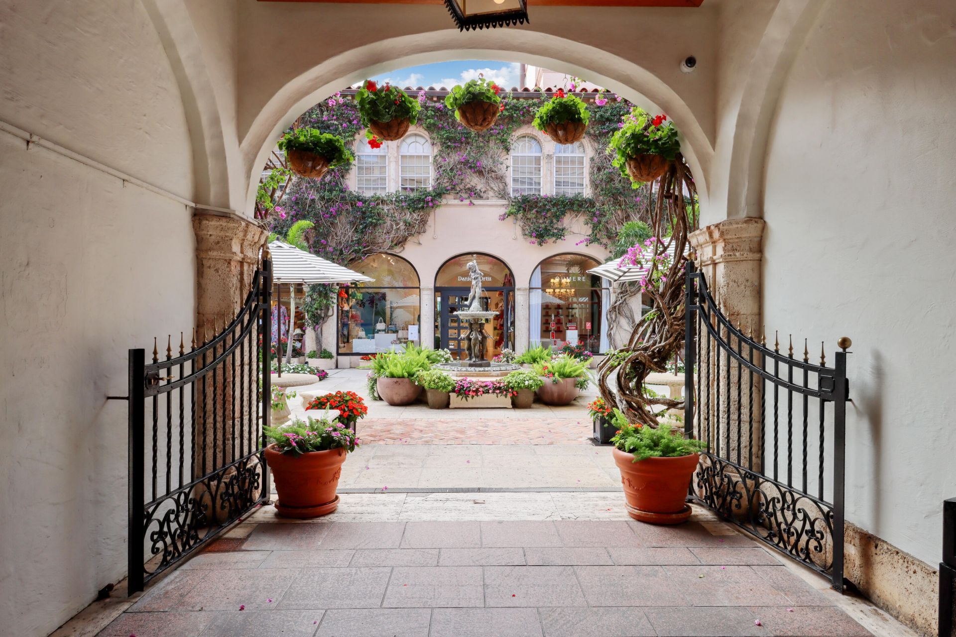 600 S Dixie Highway, Unit 352, West Palm Beach, FL 33401 Photo