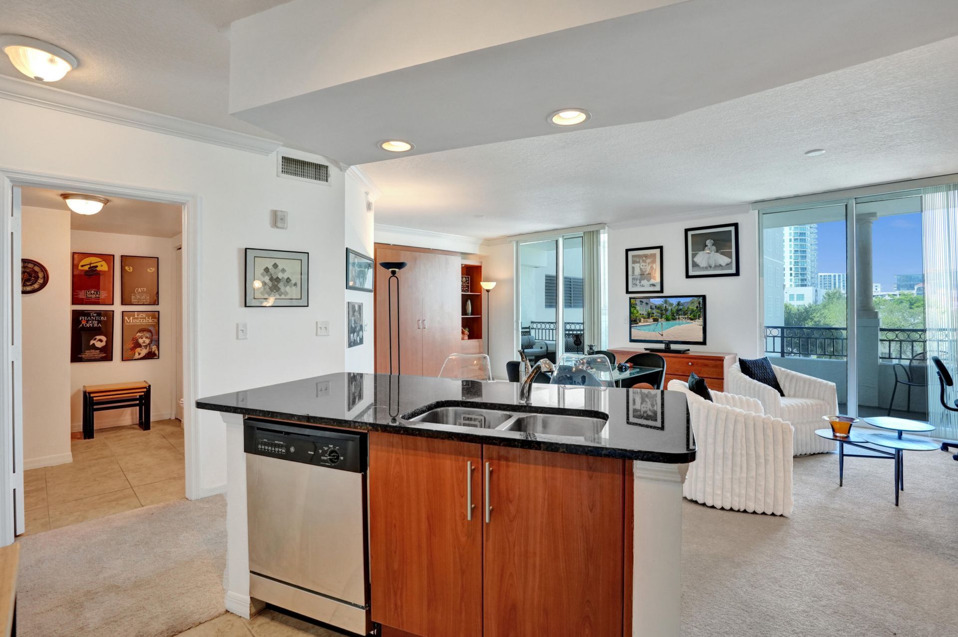 600 S Dixie Highway, Unit 352, West Palm Beach, FL 33401 Photo