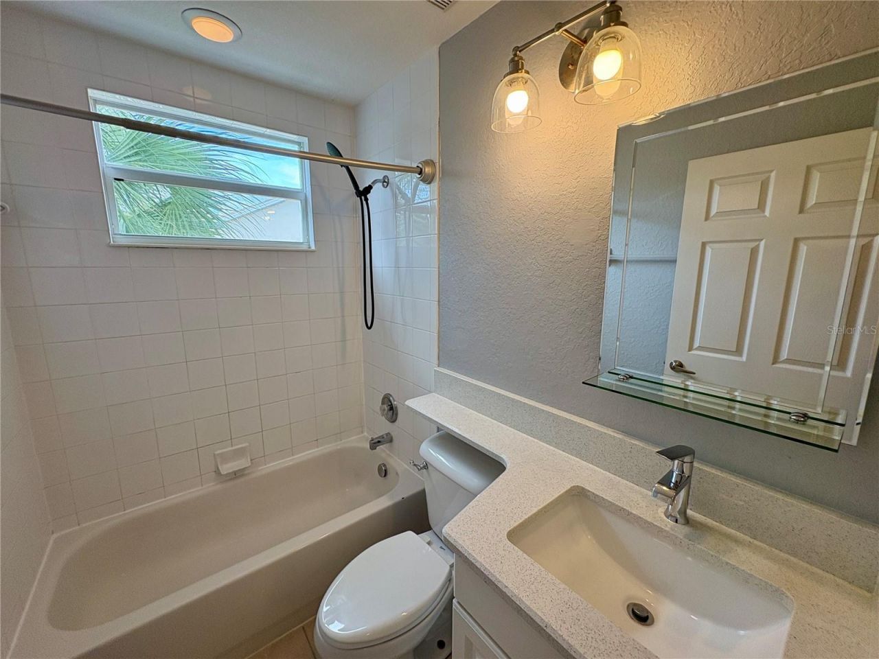 6421 Bay Cedar Lane, Bradenton, FL 34203 Photo