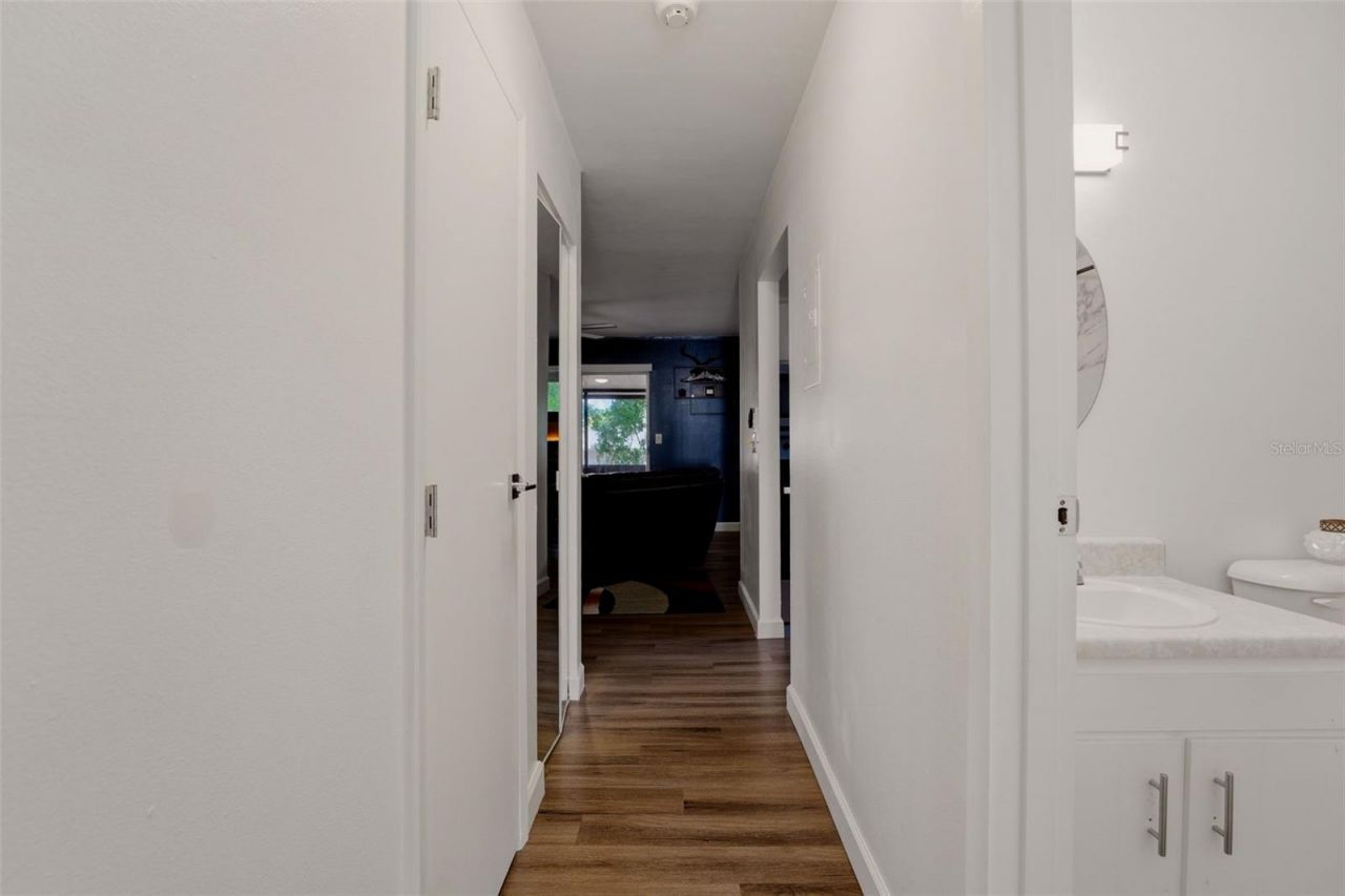 2613 Pine Lake Terrace, Unit D, Sarasota, FL 34237 Photo