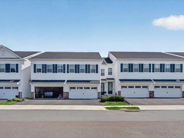 121 KNOCK HILL DRIVE, ROYERSFORD, PA 19468