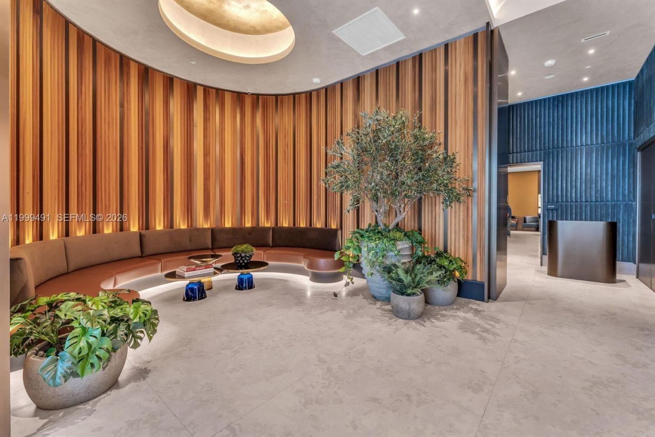 20 NE 11 St, Unit ExecPH11, Miami, FL 33132 Photo