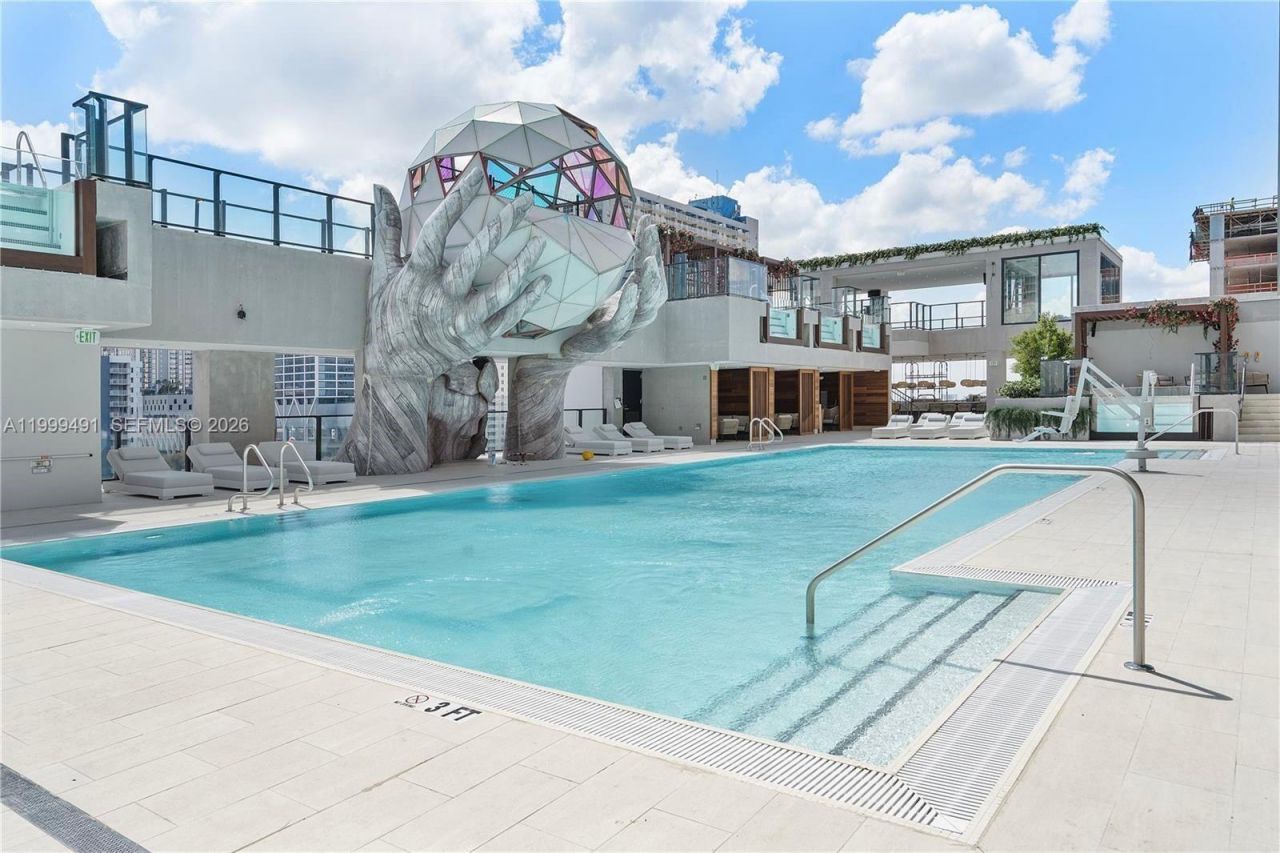 20 NE 11 St, Unit ExecPH11, Miami, FL 33132 Photo