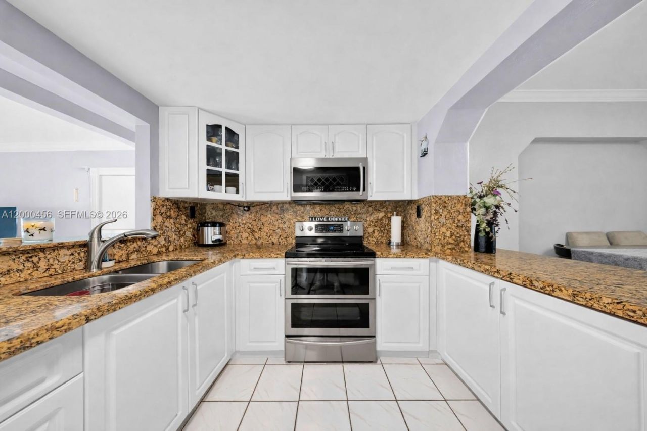 3030 NW 90th St, Miami, FL 33147 Photo