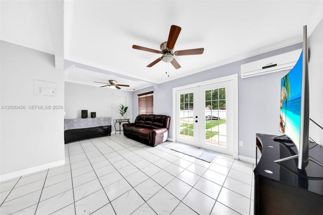 3030 NW 90th St, Miami, FL 33147 Photo