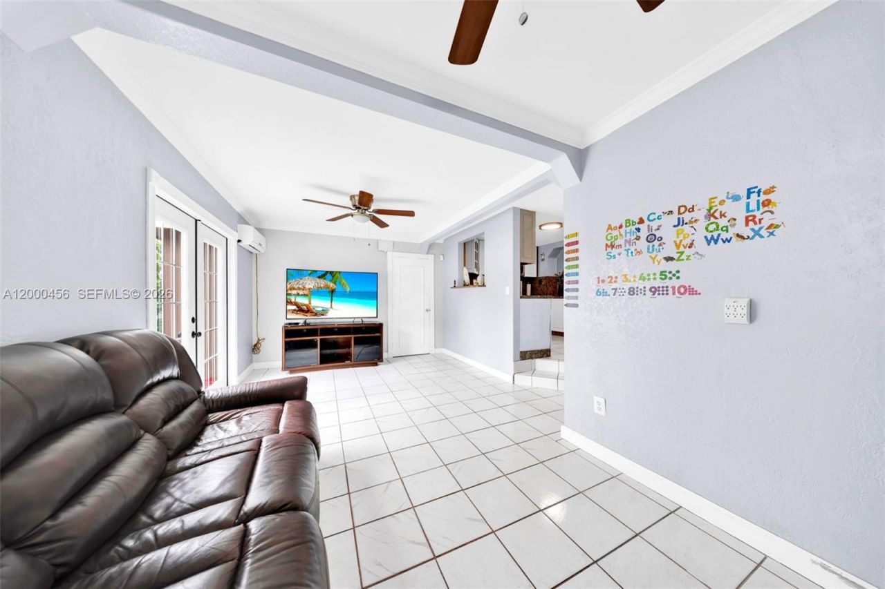 3030 NW 90th St, Miami, FL 33147 Photo