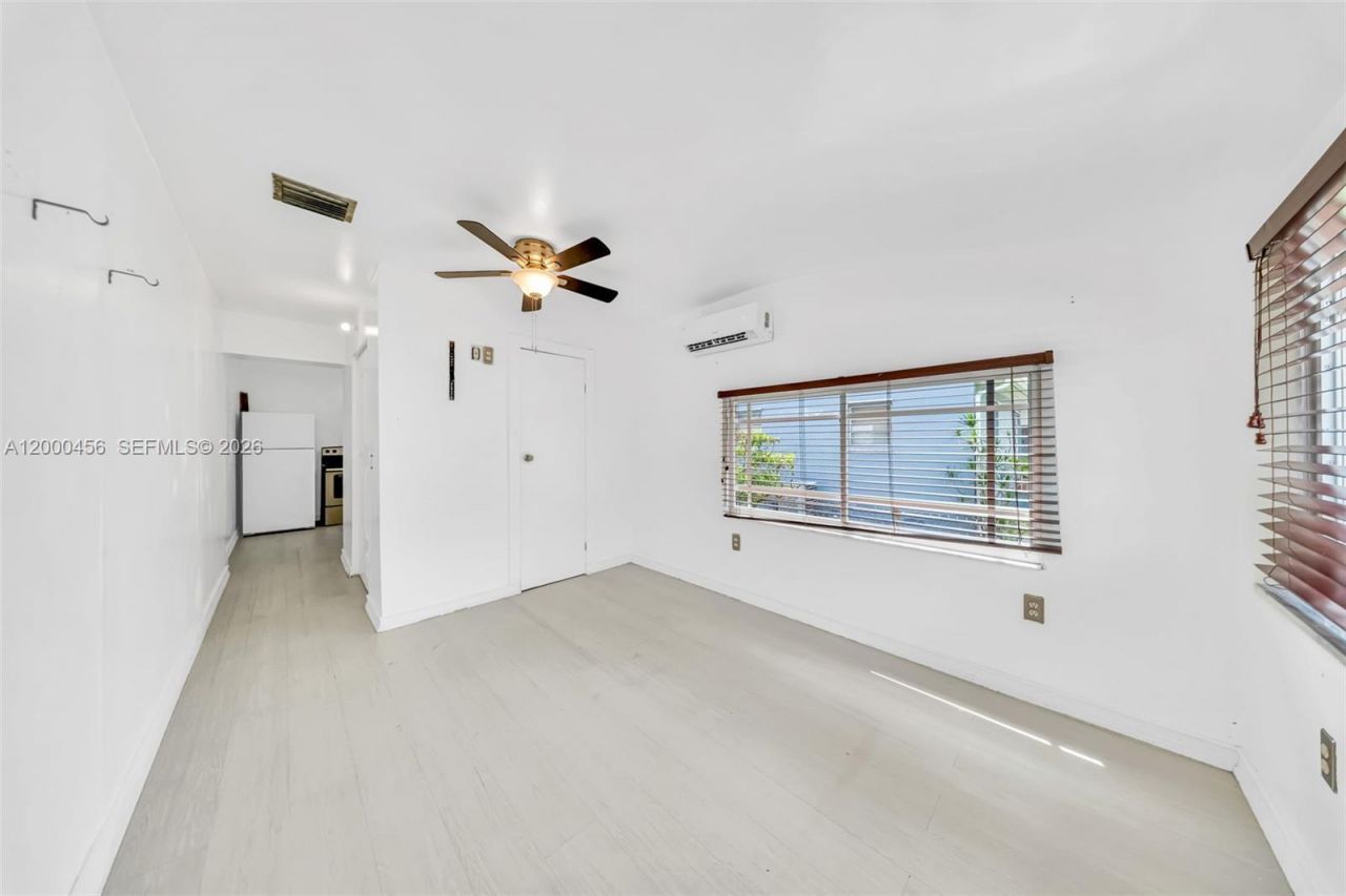 3030 NW 90th St, Miami, FL 33147 Photo