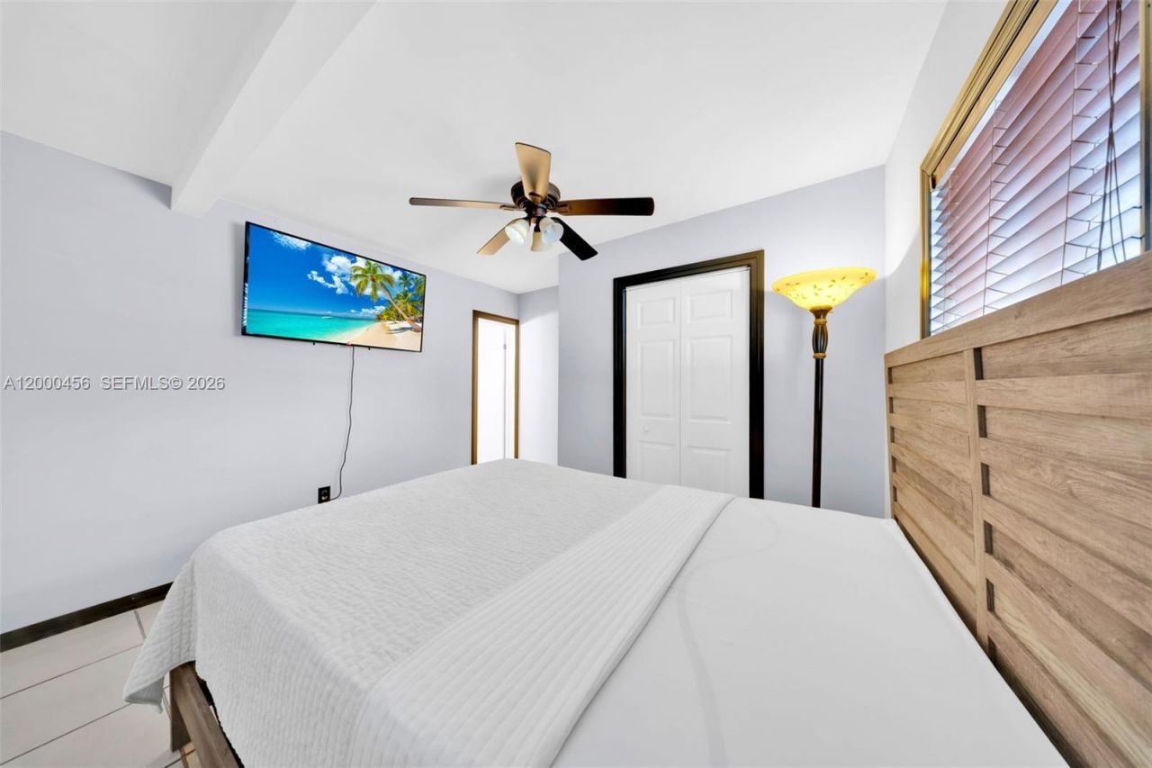 3030 NW 90th St, Miami, FL 33147 Photo