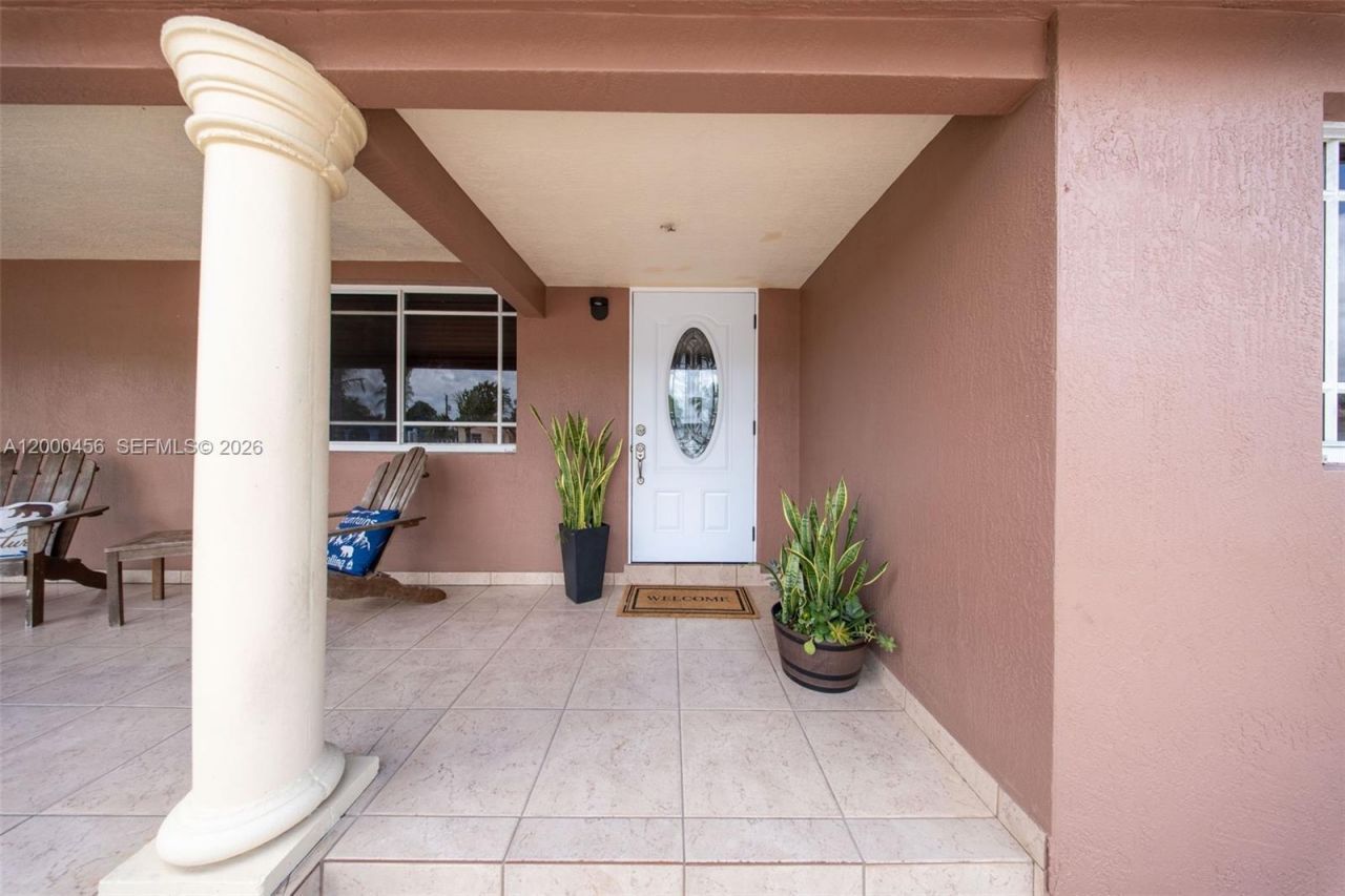 3030 NW 90th St, Miami, FL 33147 Photo