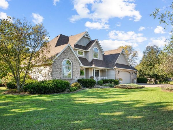 406 7th Street NW, Hinckley, MN 55037