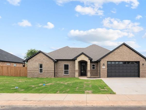 505 Limestone Circle, Mabank, TX 75147