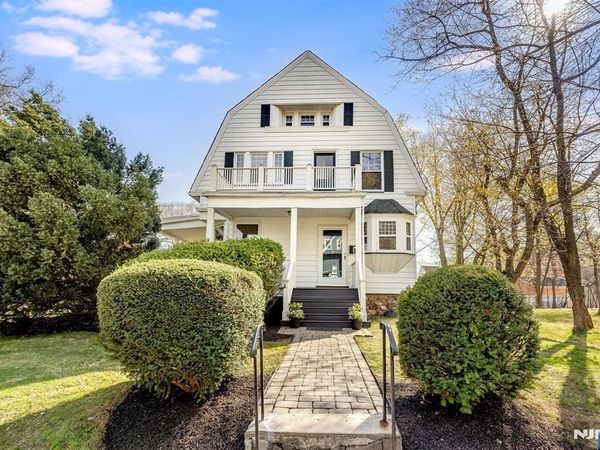 39 Draper Terrace, MONTCLAIR, NJ 07042