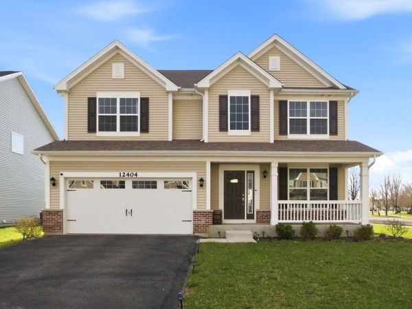 12404 S Blue Water Parkway , Plainfield, IL 60585