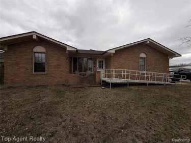 18169 Riverhill Drive, Macomb Twp, MI 48044