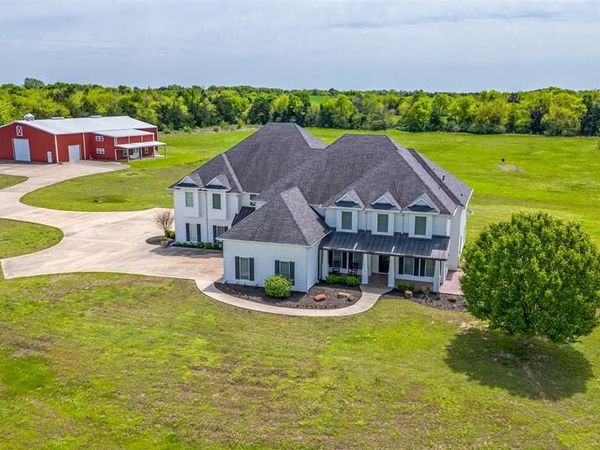 6100 Old Clarksville Road, Reno, TX 75462