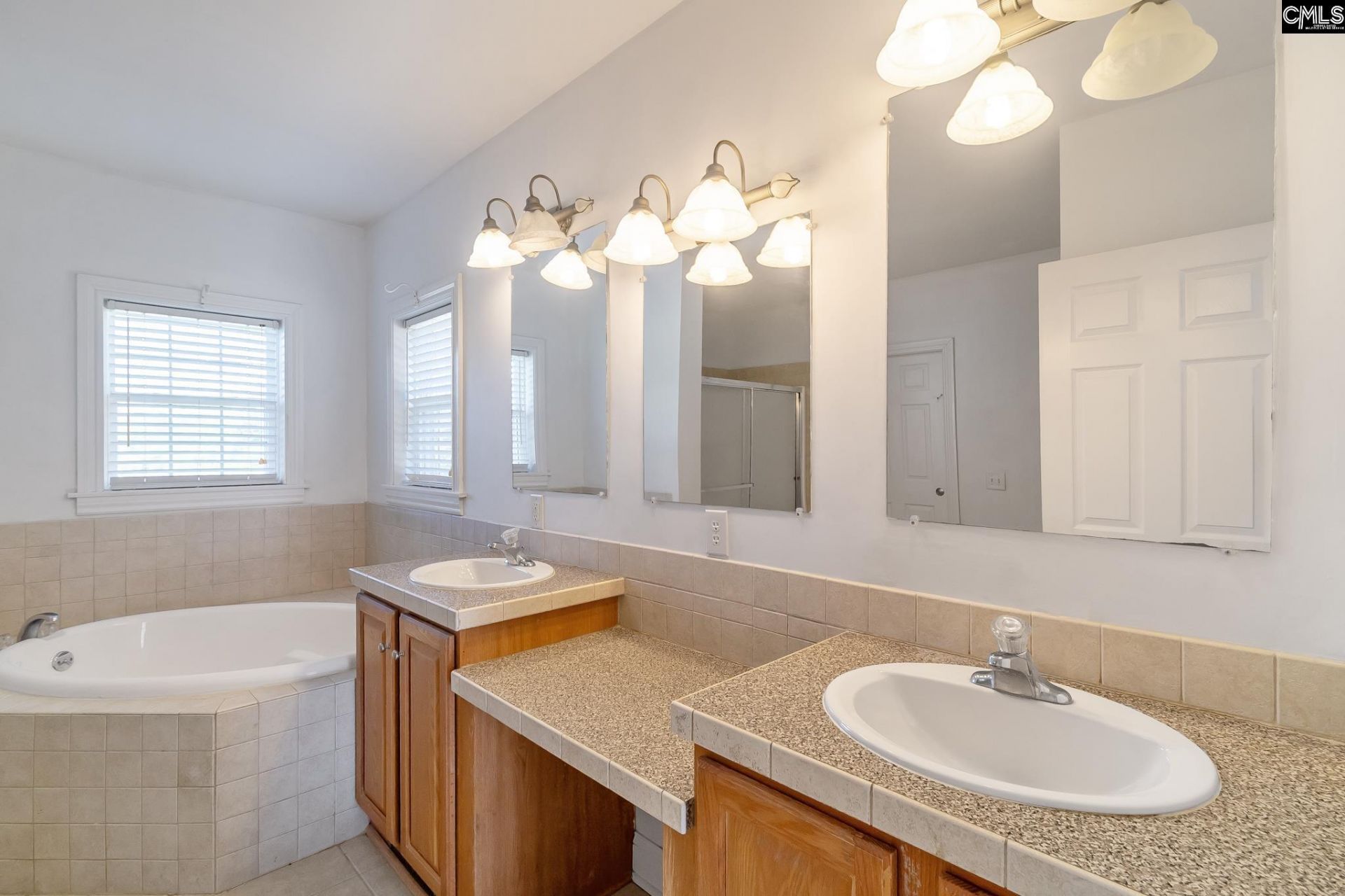 1876 Columbia Road Photo 17