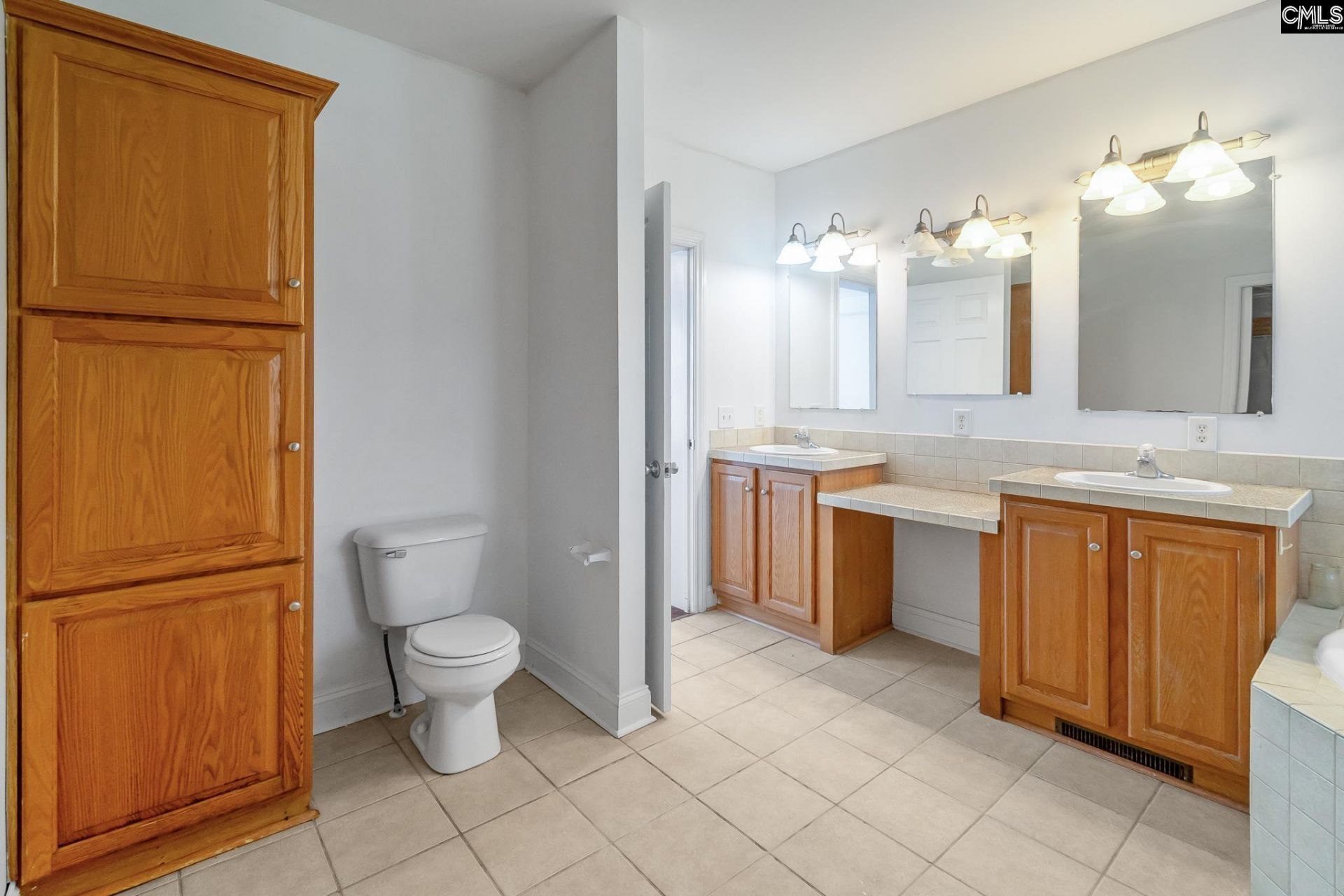 1876 Columbia Road Photo 37