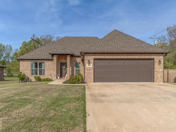 900 S 59th Street, Paragould, AR 72450