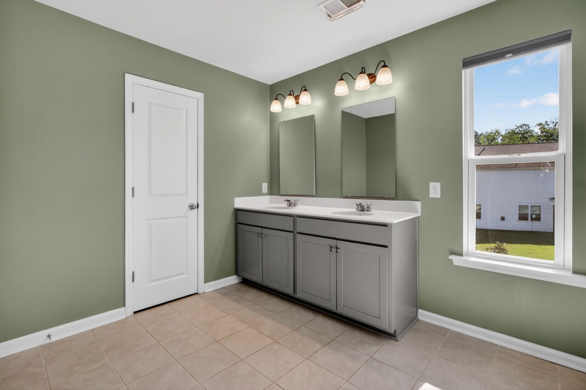 106 Trumpet Vine Drive Photo 24