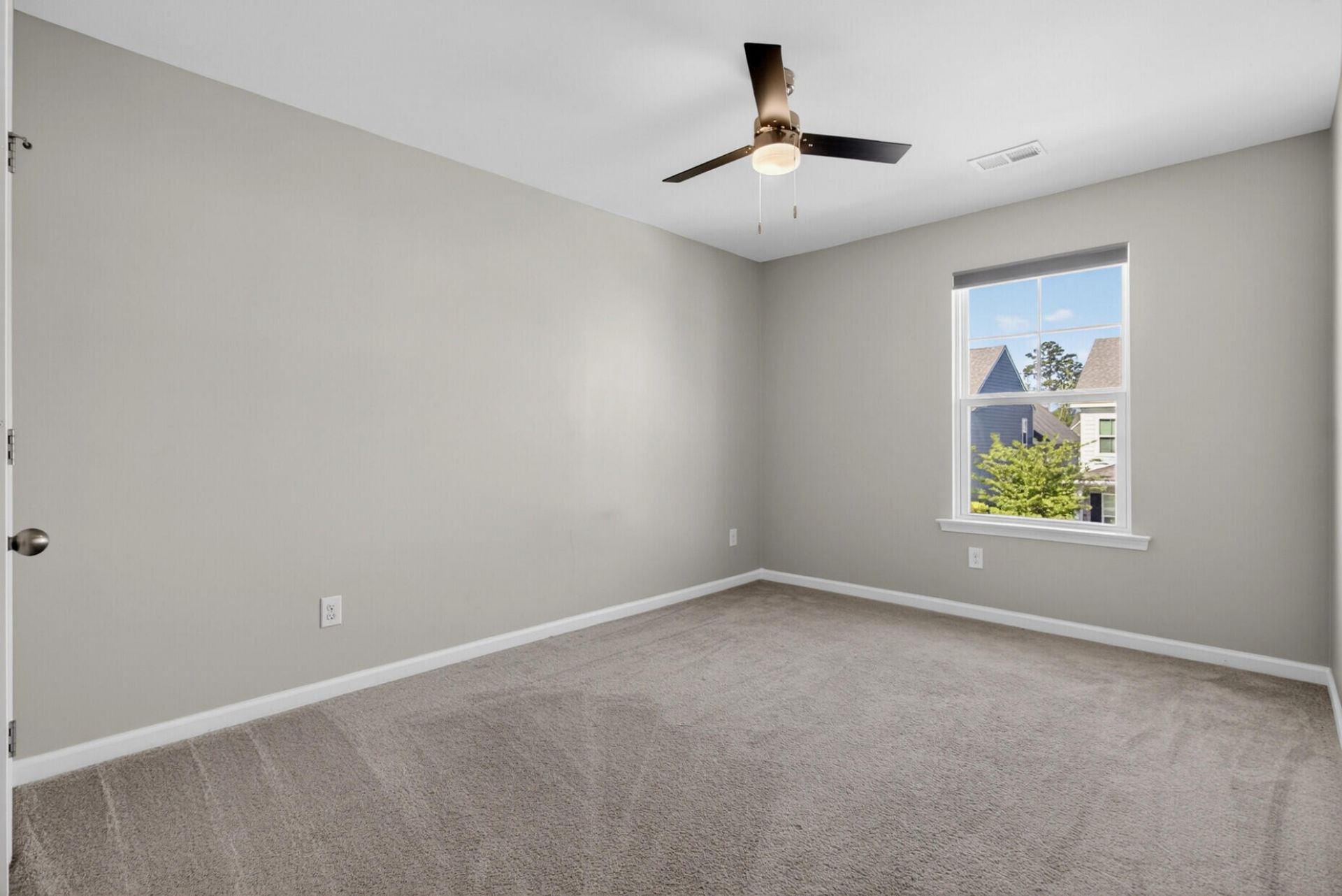 106 Trumpet Vine Drive Photo 34