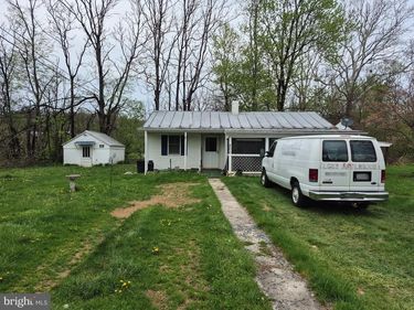 200 MIDDLE LANE, GORE, VA 22637