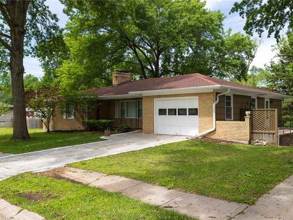 12800 E 49th Street, Independence, MO 64055