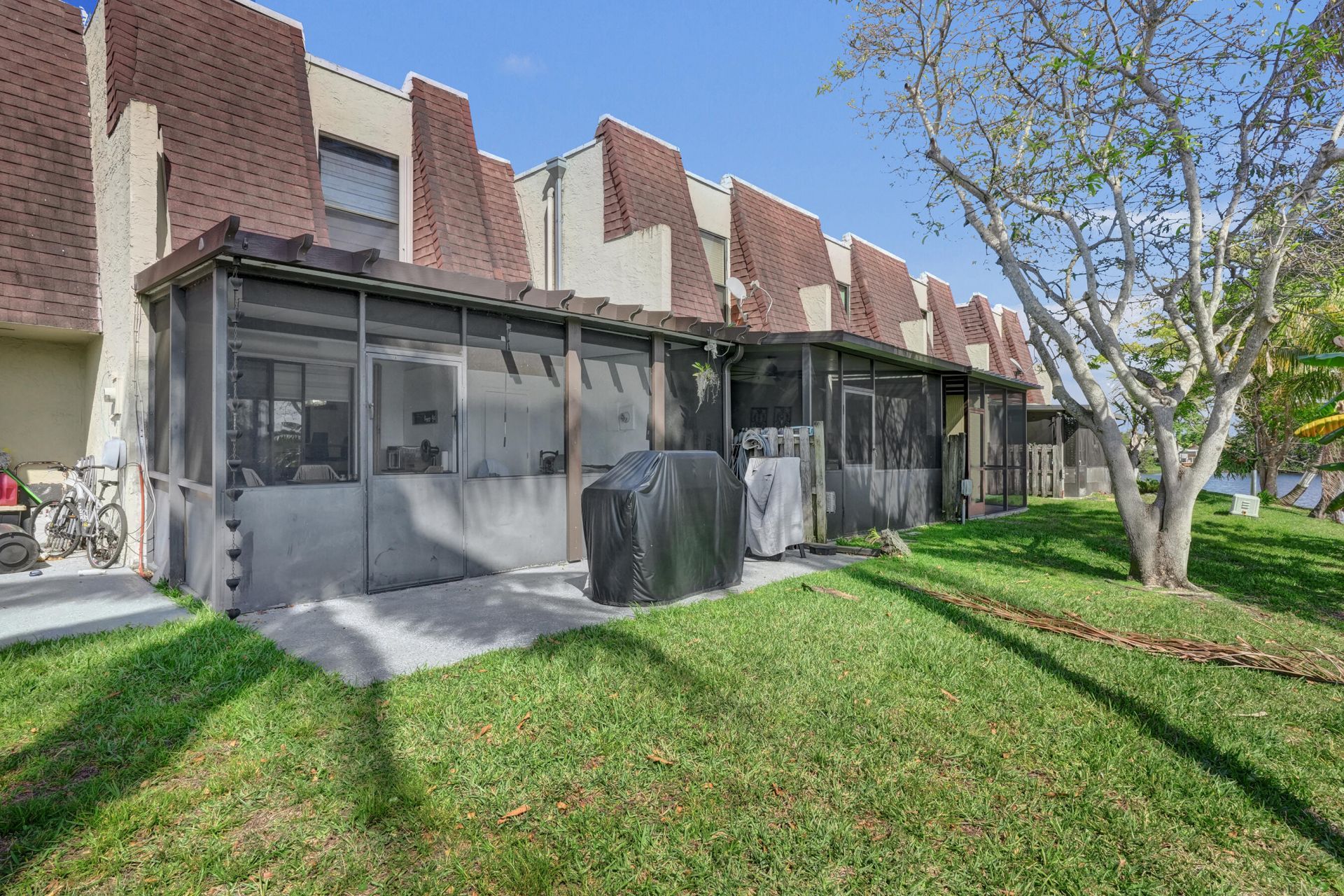 8992 Palm Tree Lane, Unit 8992, Pembroke Pines, FL 33024 Photo