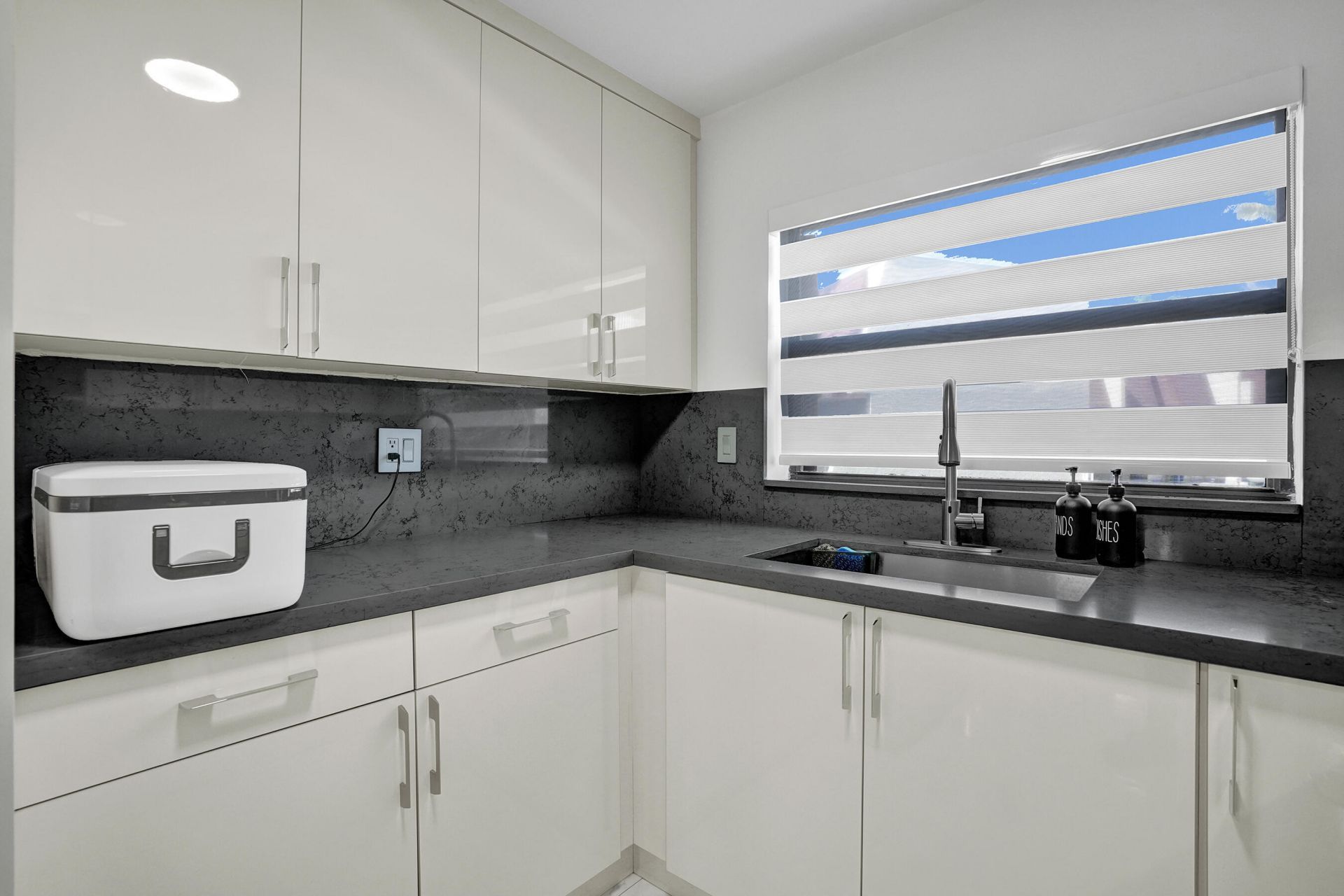 8992 Palm Tree Lane, Unit 8992, Pembroke Pines, FL 33024 Photo