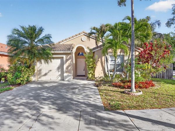 2073 SE 13th St , Homestead, FL 33035