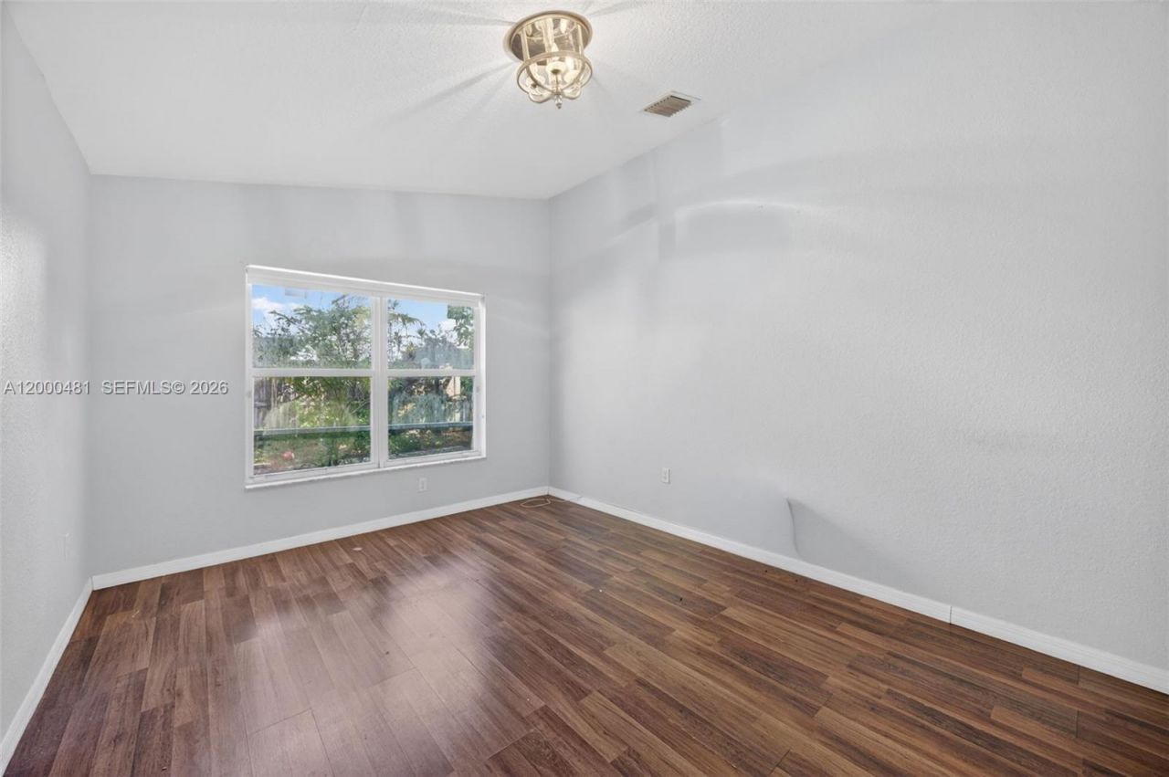 2073 SE 13th St , Homestead, FL 33035 Photo