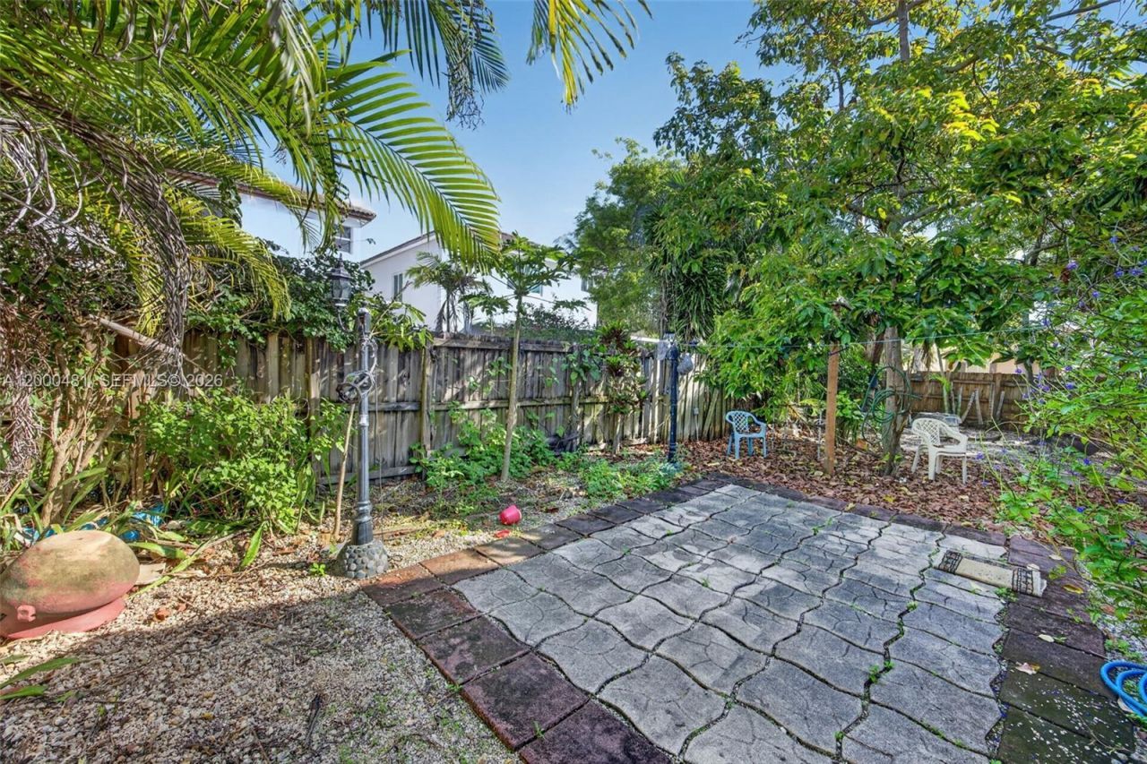 2073 SE 13th St , Homestead, FL 33035 Photo