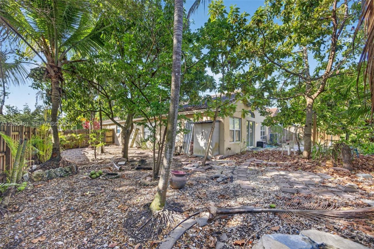 2073 SE 13th St , Homestead, FL 33035 Photo