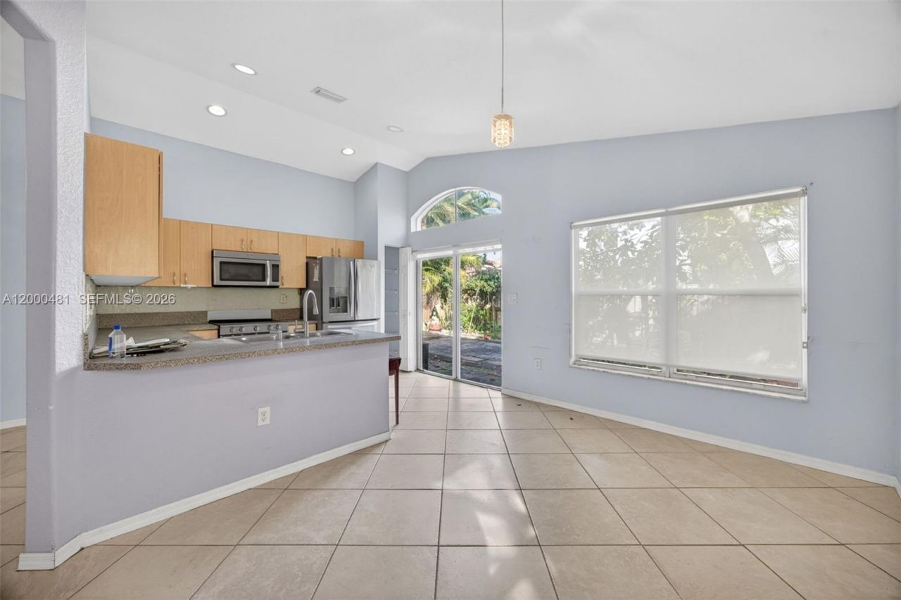 2073 SE 13th St , Homestead, FL 33035 Photo