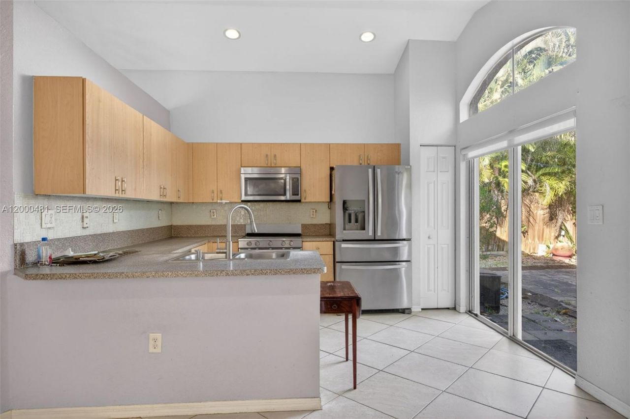 2073 SE 13th St , Homestead, FL 33035 Photo