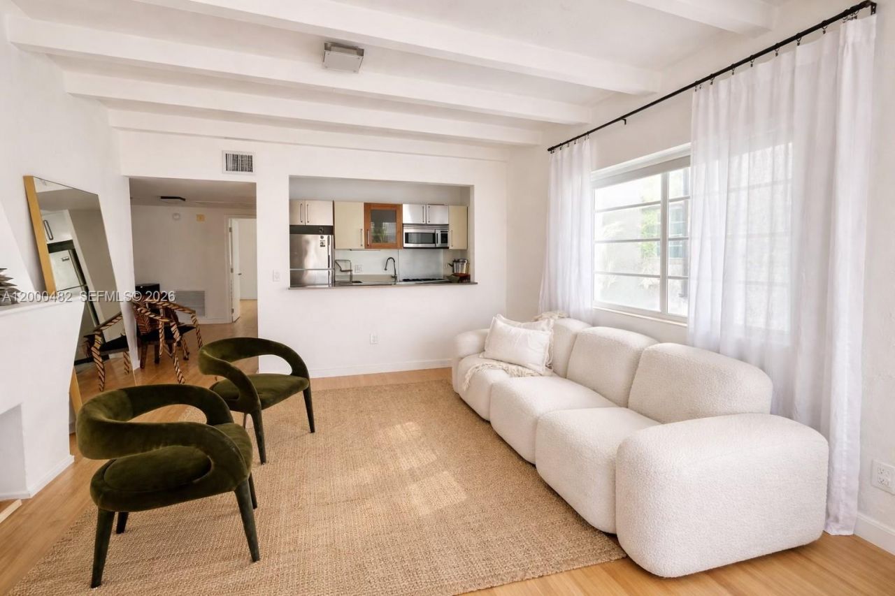 3915 N Meridian Ave, Unit 206, Miami Beach, FL 33140 Photo