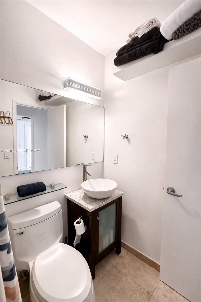 3915 N Meridian Ave, Unit 206, Miami Beach, FL 33140 Photo