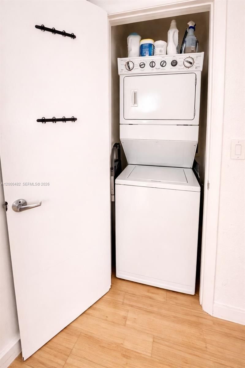 3915 N Meridian Ave, Unit 206, Miami Beach, FL 33140 Photo