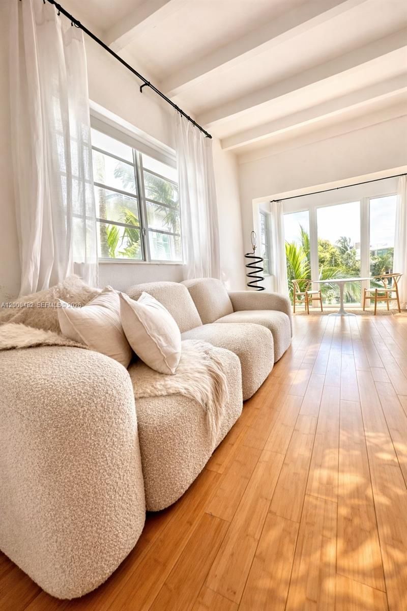 3915 N Meridian Ave, Unit 206, Miami Beach, FL 33140 Photo